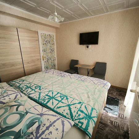 Bük Karolin Apartman מראה חיצוני תמונה