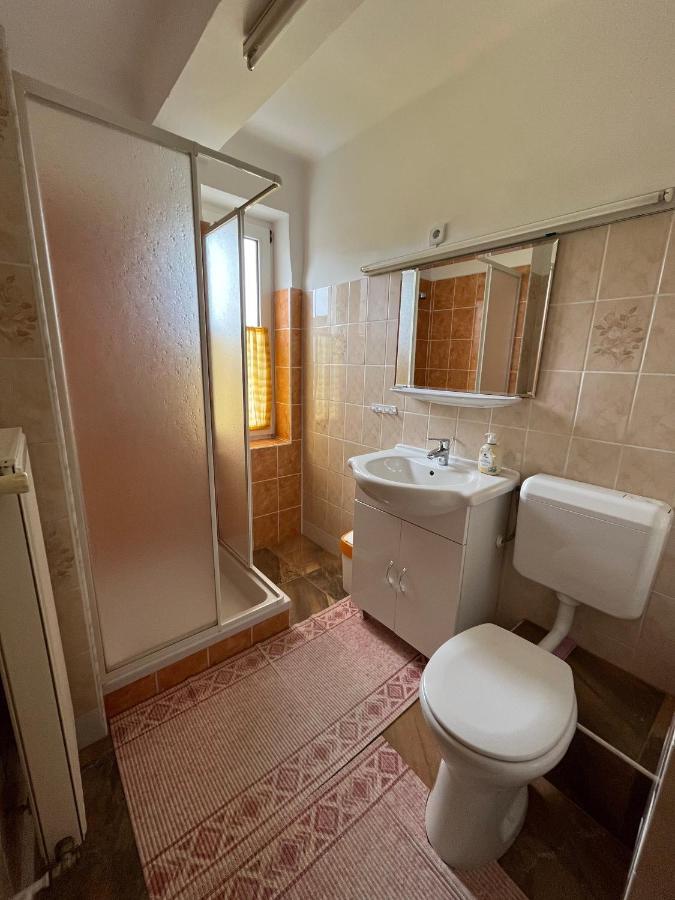 Bük Karolin Apartman מראה חיצוני תמונה