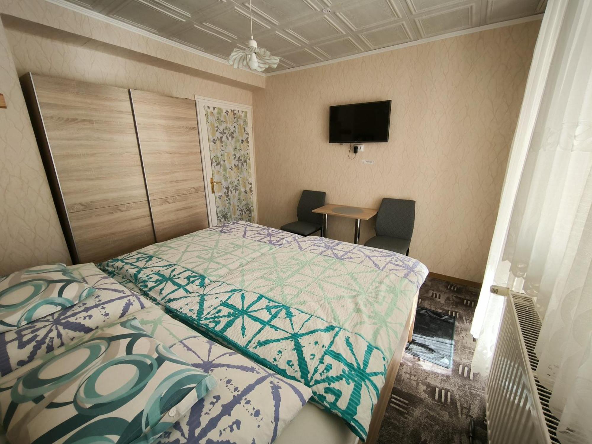 Bük Karolin Apartman מראה חיצוני תמונה